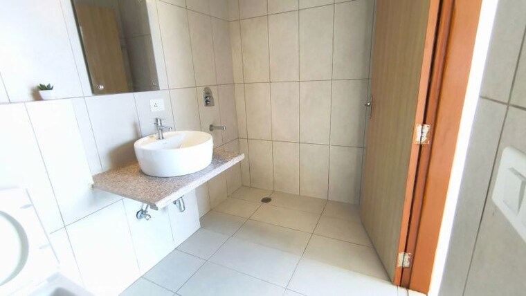 Bathroom, ss-linden 4 Bedroom 2682 Sq.Ft. Apartment In Sector 84 Gurgaon 10710131
