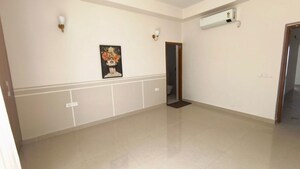 Room in 4 BHK Apartment at SS Linden, Sector 84 – for Sale