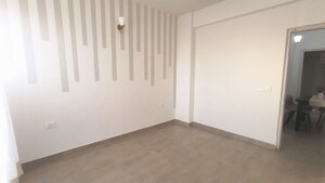 Room in 3 BHK Apartment at Mapsko Paradise, Sector 83 – for Sale
