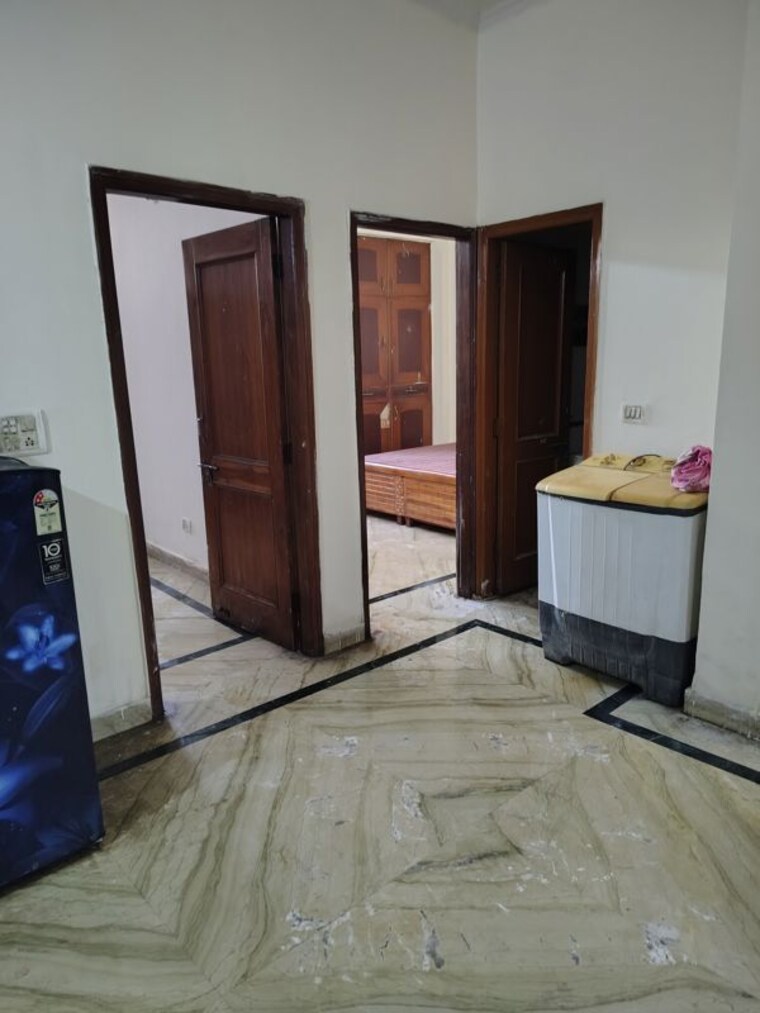 Room, sector 55 6 Bedroom 258 Sq.Yd. Villa In Sector 55 Gurgaon 10710197