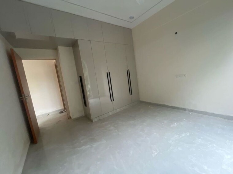 Room, sector 23 3 Bedroom 1600 Sq.Ft. Builder Floor In Sector 23 Gurgaon 10710230