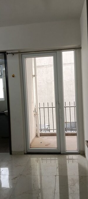 Building Lobby in 2.5 BHK Builder Floor at Smart World Gems, Sector 89 – for Rent