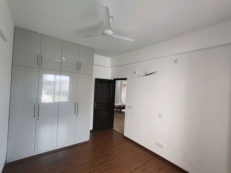 Room, sector 23 3 Bedroom 1500 Sq.Ft. Builder Floor In Sector 23 Gurgaon 10710266