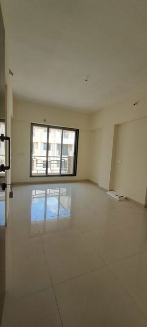 2 BHK Apartment For Rent in Pranjee Garden City, Katrap