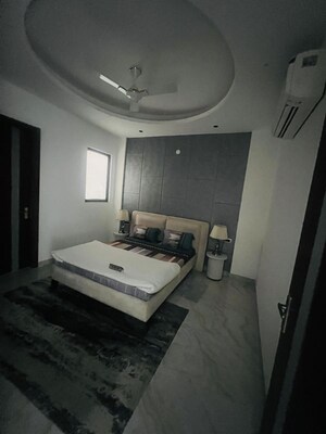 Team Area in 4 BHK Builder Floor at Sector 23 – for Rent