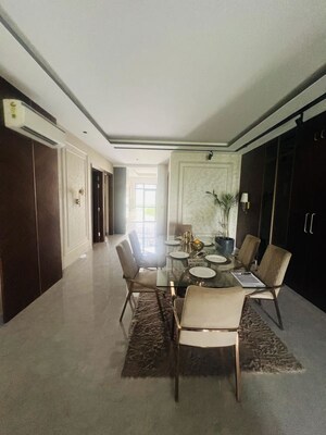 Living Room in 4 BHK Builder Floor at Sector 23 – for Rent