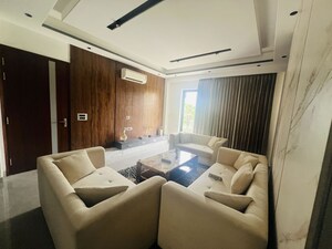 Team Area in 4 BHK Builder Floor at Sector 23 – for Rent