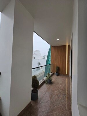 Room in 4 BHK Builder Floor at Sector 21 – for Rent