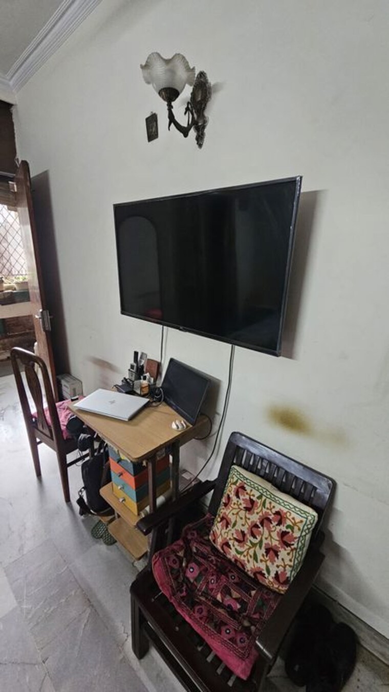 undefined, chittaranjan park 3 Bedroom 200 Sq.Yd. Builder Floor In Chittaranjan Park Delhi 10710309
