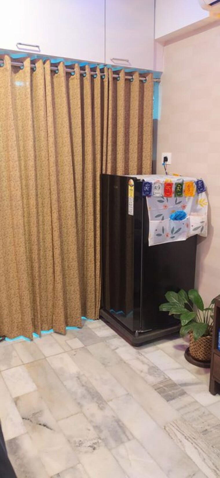 Bedroom, dadar west 1 RK 200 Sq.Ft. Apartment In Dadar West Mumbai 10710316