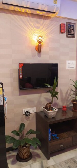Furnished Amenities in 1 RK Apartment at Dadar West – for Rent