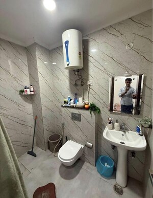 Team Area in 2 BHK Builder Floor at Subhash Nagar – for Rent