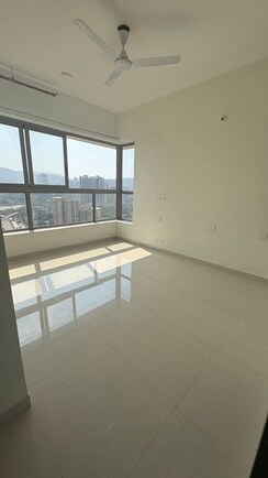 2 BHK Apartment For Rent in Kalpataru Paramount