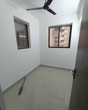 Room in 3 BHK Builder Floor at Rajouri Garden – for Rent