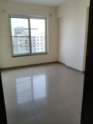Room in 2 BHK Apartment at Mittal Petals, Wakad – for Rent