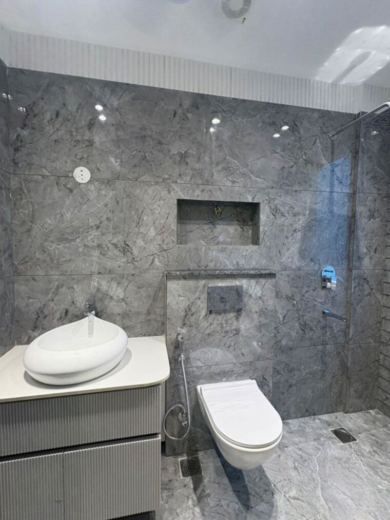 Bathroom, sector 21 4 Bedroom 2200 Sq.Ft. Builder Floor In Sector 21 Gurgaon 10710406