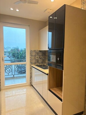 Room in 4 BHK Builder Floor at Sector 21 – for Rent