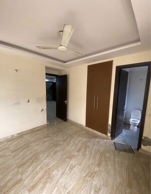 Room in 3 BHK Builder Floor at Rajouri Garden – for Rent