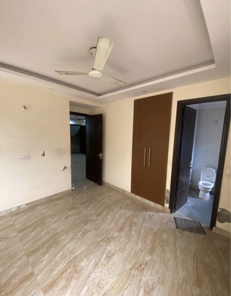 Room, rajouri garden 3 Bedroom 130 Sq.Yd. Builder Floor In Rajouri Garden Delhi 10710434