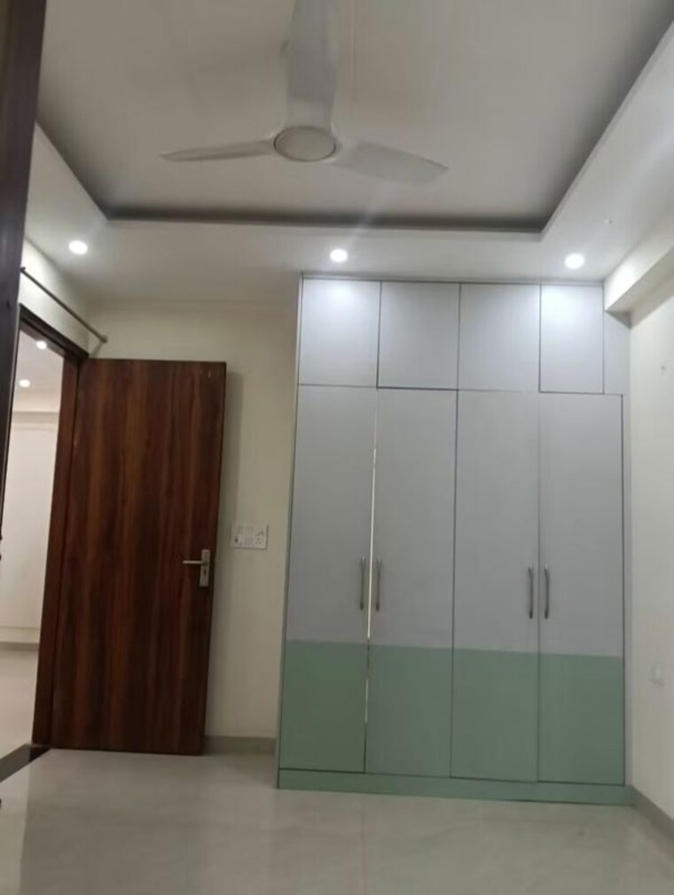 Room, sector 14 2 Bedroom 1125 Sq.Ft. Builder Floor In Sector 14 Gurgaon 10710427