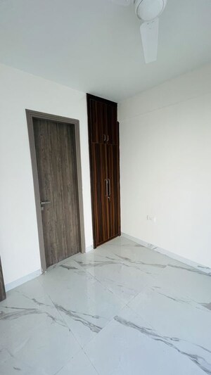 Room in 2 BHK Builder Floor at Sector 21 – for Rent