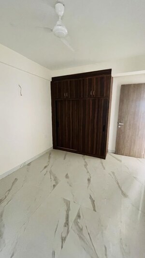 Room in 2 BHK Builder Floor at Sector 21 – for Rent