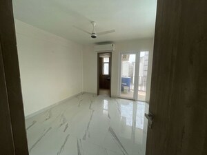 2 BHK Builder Floor For Rent in Sector 21