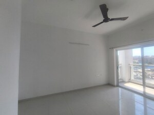 Room in 3 BHK Apartment at Runwal The Central Park, Chinchwad – for Rent