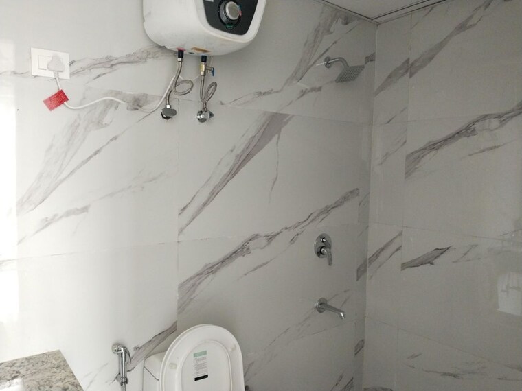 Bathroom, sector 23 3 Bedroom 1600 Sq.Ft. Builder Floor In Sector 23 Gurgaon 10710544