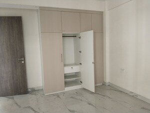 Room in 3 BHK Builder Floor at Sector 23 – for Rent