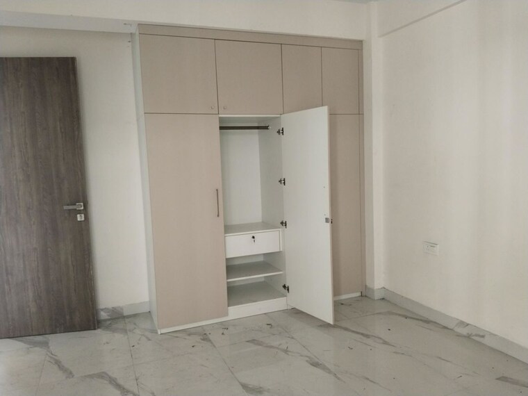 Room, sector 23 3 Bedroom 1600 Sq.Ft. Builder Floor In Sector 23 Gurgaon 10710544