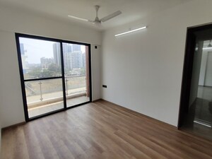 Room in 3 BHK Apartment at Choice Goodwill Crescent, Mundhwa – for Sale
