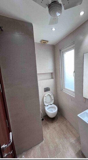 Building Lobby in 4 BHK Builder Floor at Panchsheel Park – for Rent