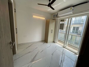 Room in 3 BHK Builder Floor at Sector 23 – for Rent