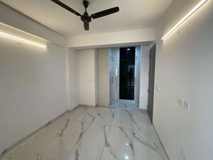 Building Lobby in 3 BHK Builder Floor at Sector 23 – for Rent