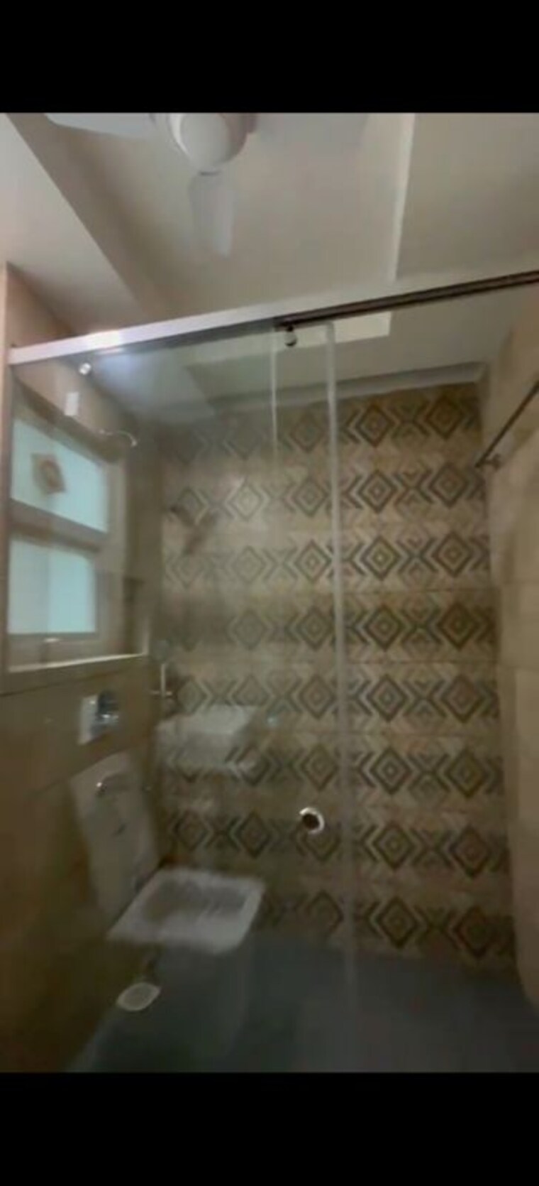 Bathroom, greater kailash i 3 Bedroom 1872 Sq.Ft. Builder Floor In Greater Kailash I Delhi 10710563