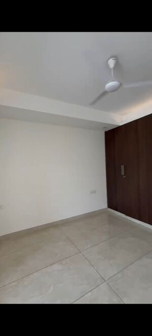 Room in 3 BHK Builder Floor at Greater Kailash I – for Rent