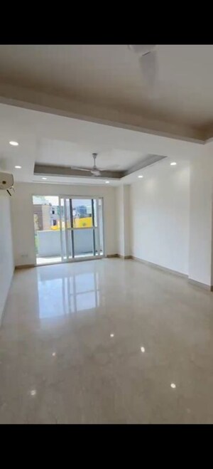 Room in 3 BHK Builder Floor at Greater Kailash I – for Rent