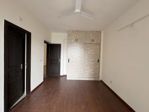 3 BHK Builder Floor For Rent in Sector 21