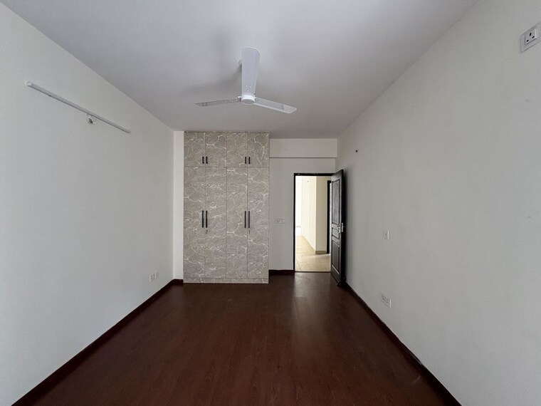 Room, sector 21 3 Bedroom 1650 Sq.Ft. Builder Floor In Sector 21 Gurgaon 10710583