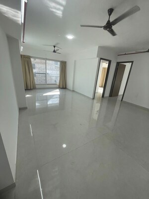 Room in 3 BHK Apartment at Andheri CHS, Andheri West – for Rent