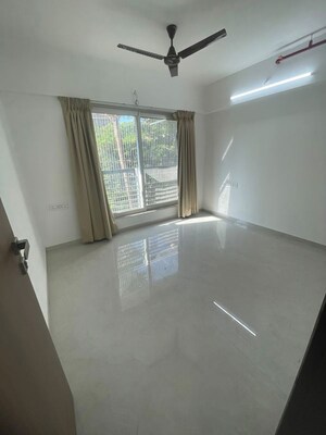 Room in 3 BHK Apartment at Andheri CHS, Andheri West – for Rent