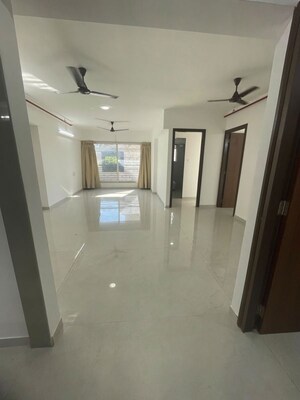 Room in 3 BHK Apartment at Andheri CHS, Andheri West – for Rent