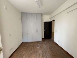 Room in 3 BHK Builder Floor at Sector 21 – for Rent