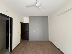 3 BHK Builder Floor For Rent in Sector 21