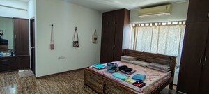Bedroom in 3.5 BHK Apartment at Lodha Meridian, Kukatpally – for Rent