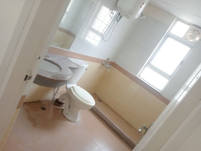 Bathroom, bestech-park-view-city-1 3.5 Bedroom 1776 Sq.Ft. Apartment In Sector 48 Gurgaon 10710630