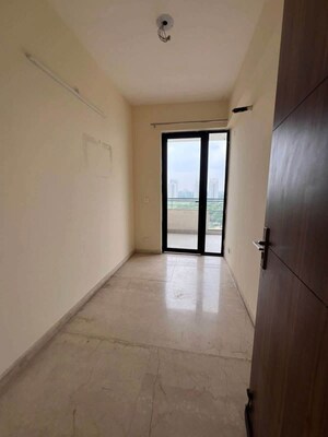 Room in 4 BHK Apartment at Conscient Heritage Max, Sector 102 – for Sale