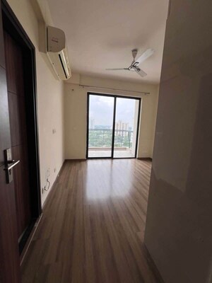 Room in 4 BHK Apartment at Conscient Heritage Max, Sector 102 – for Sale