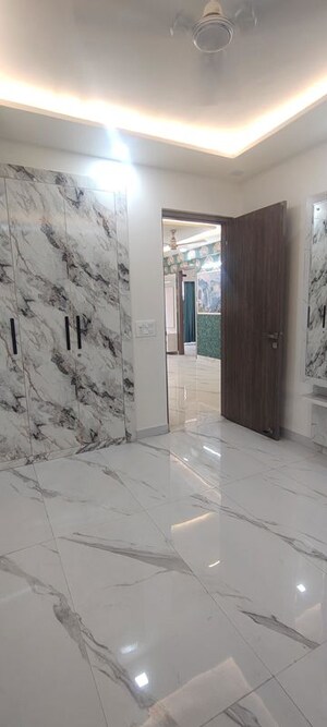Room in 3 BHK Builder Floor at Sector 23 – for Rent